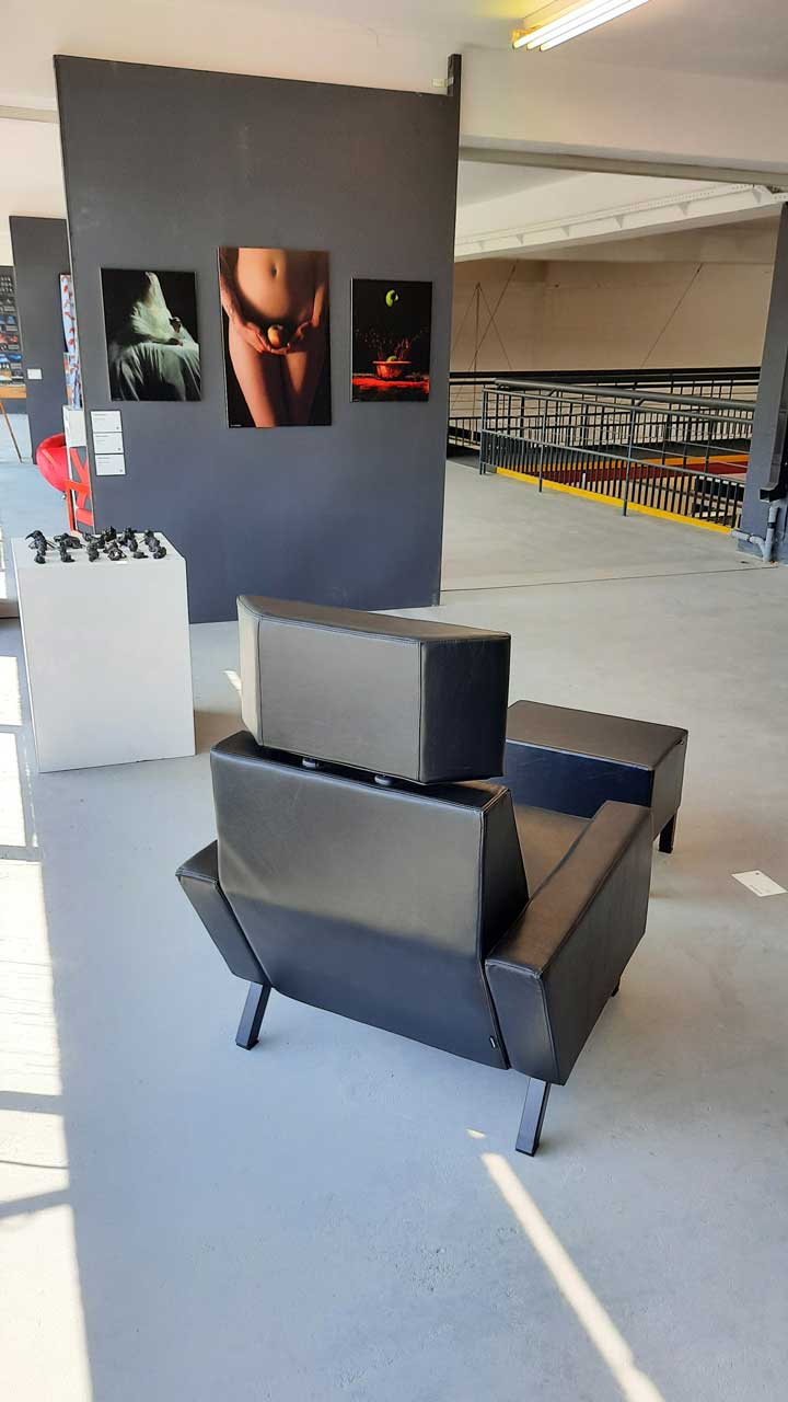 Men's Secrects Fotelja Men's Secrets Armchair Igora Prodanovića izložena na 55. Zagrebačkom salonu