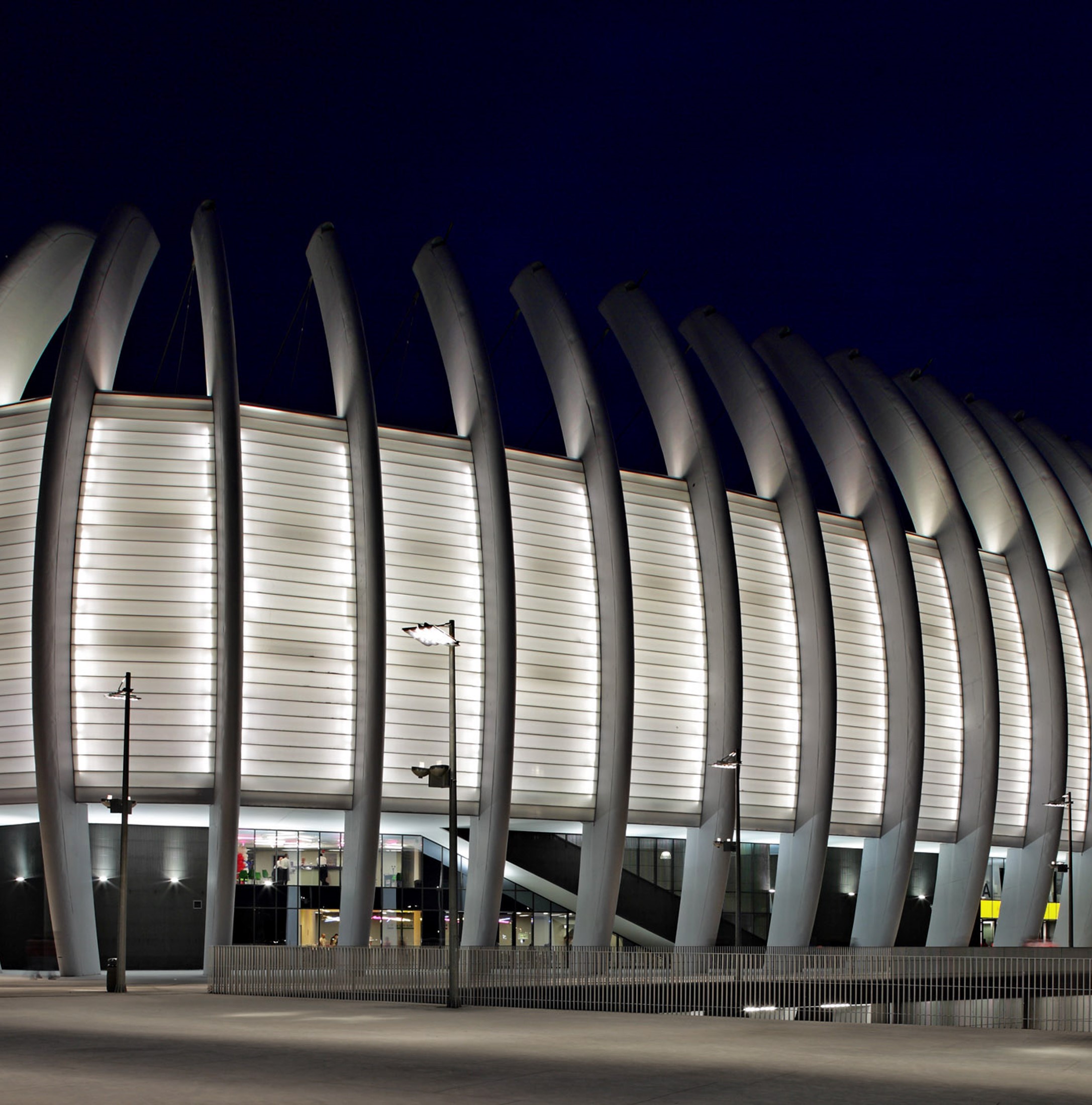 Arena Zagreb - dizajn rasvjete Arena Zagreb sprijeda i dizajn rasvjete