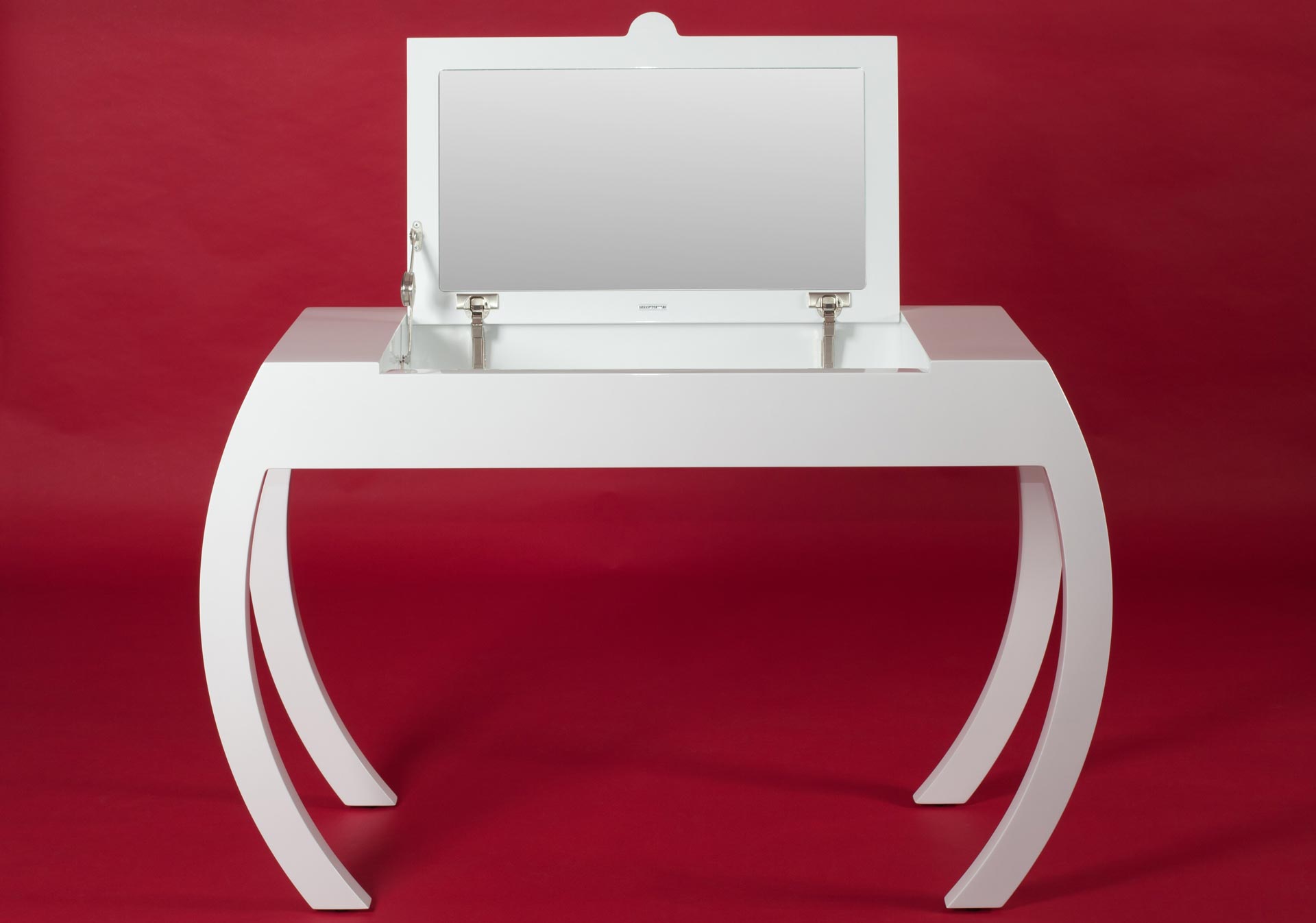 Wake Up for Make Up Wake Up for Make Up white dressing table
