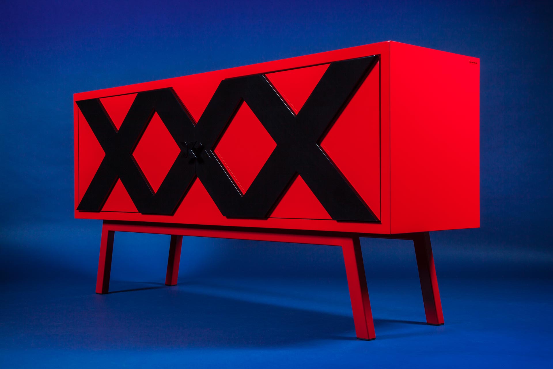 XXX Commode XXX Commode massive wooden high gloss red commode